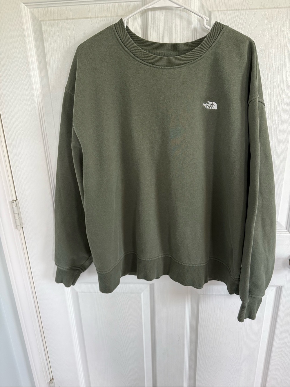 The North Face Women’s M Sweatshirt Oversized Olive Green Crewneck Fall